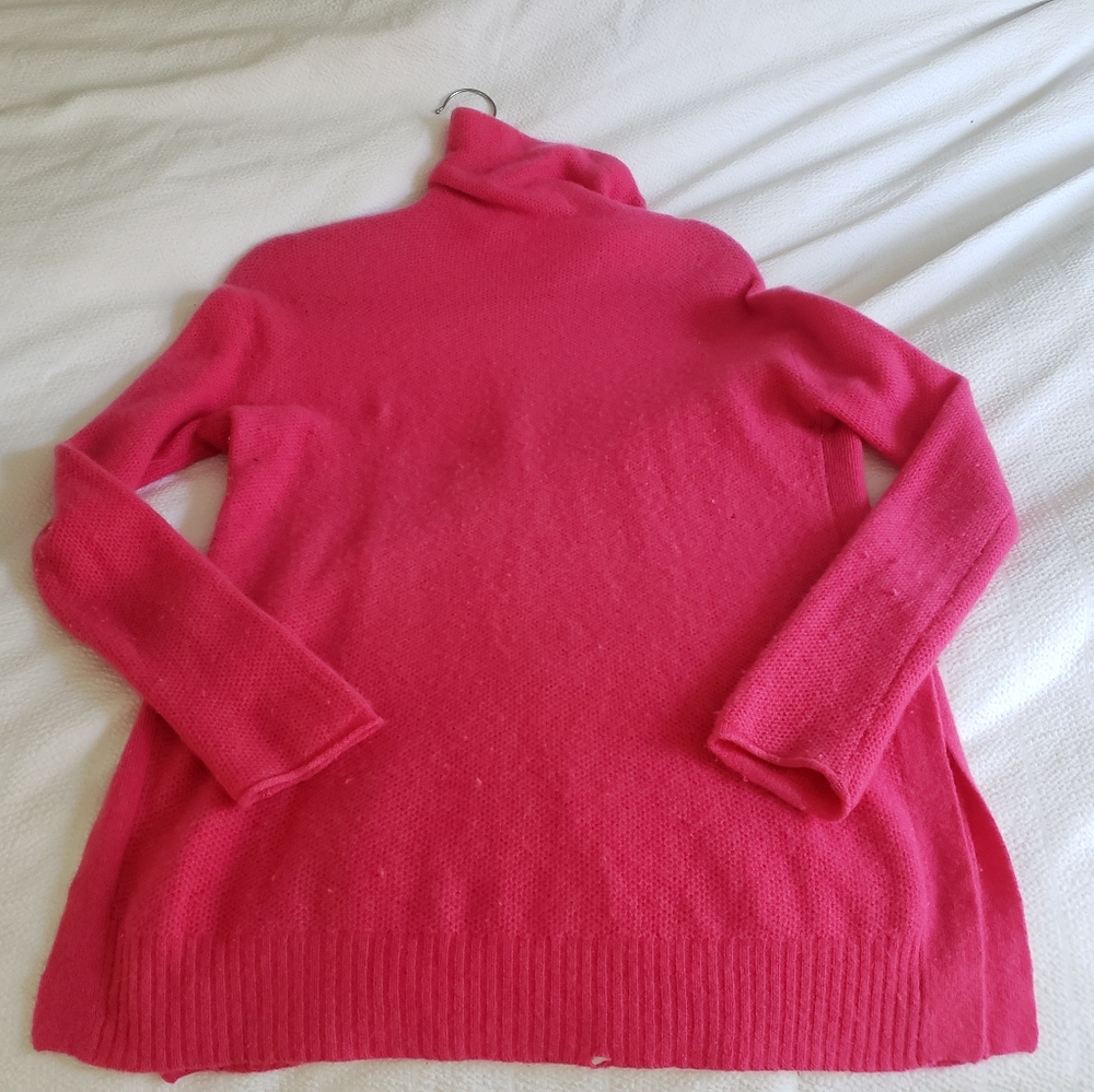 100% pink cashmere sweater